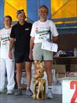 Monsieur SIBILLE dernier du marathon et le trophée